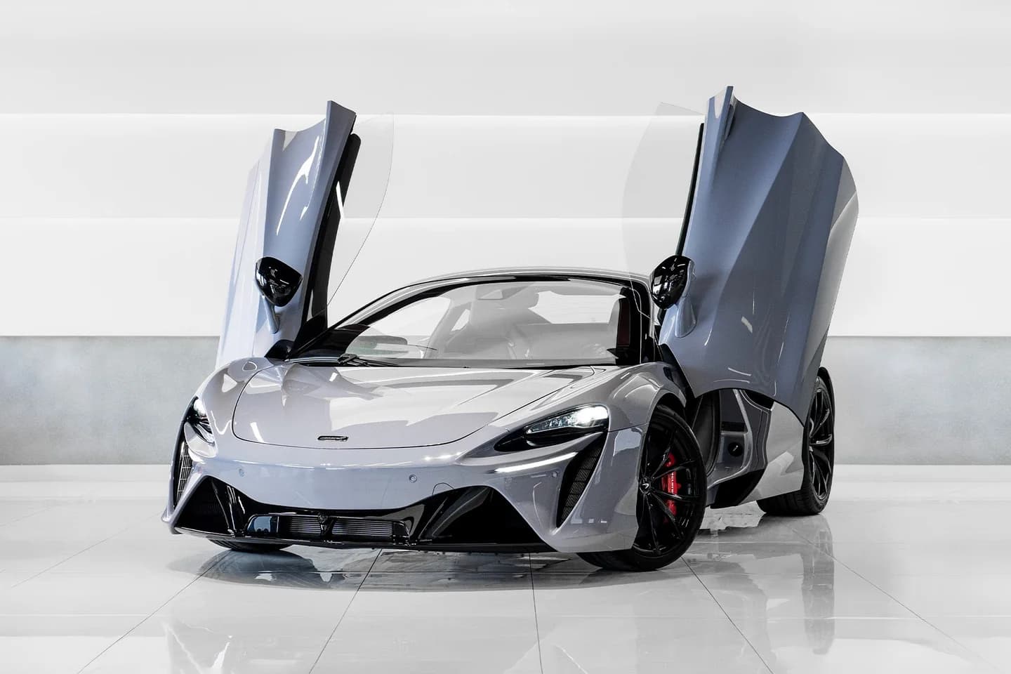 McLaren Artura in Dubai