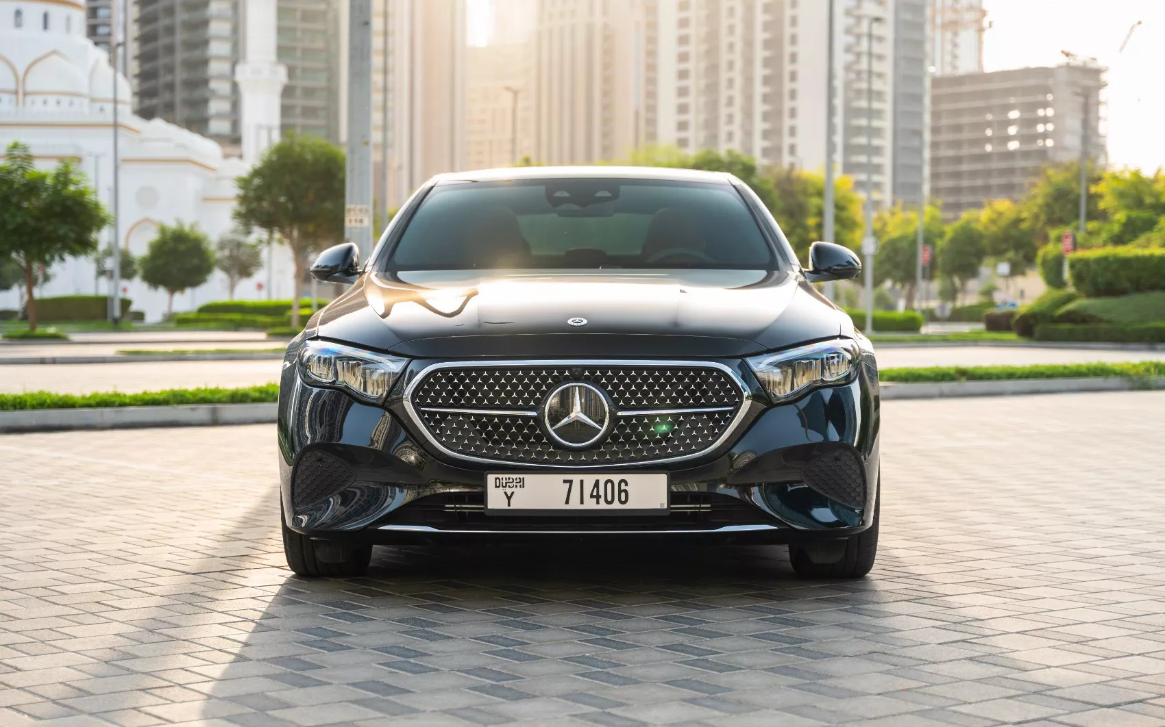 Mercedes-Benz E200 or similar — view 4